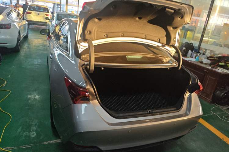 Used Toyota Avalon 2024 2.0L Luxury Edition
