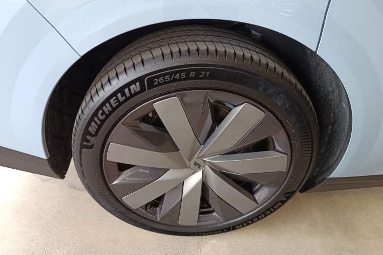 Used Li Auto i8 2025 Model Standard Version
