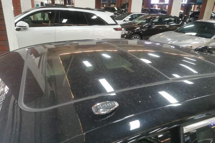 Used Hongqi H5 2025 2.0T Automatic Flag Edition – 500 000 Units Commemorative Version