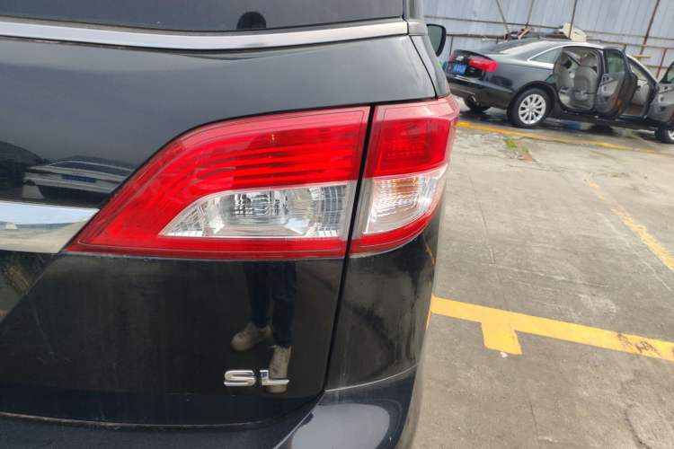 Used Nissan Quest 2015 3.5L SL
