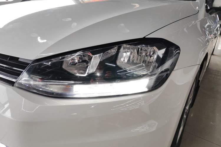 Used Volkswagen Golf 2018 1.6L Automatic Comfort Model Left Front Headlight