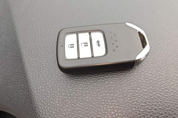 Used Honda Crider 2013 1.8L automatic luxury edition
