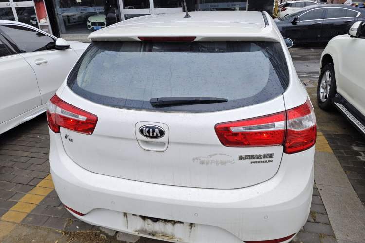 Used Kia K2 2012 Hatchback 1.6L AT Premium Commemorative Edition