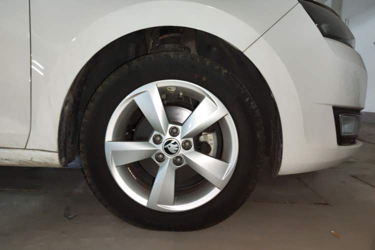 Used Skoda Rapid Spaceback 2016 Revised 1.6L Manual Chuanxing Edition
