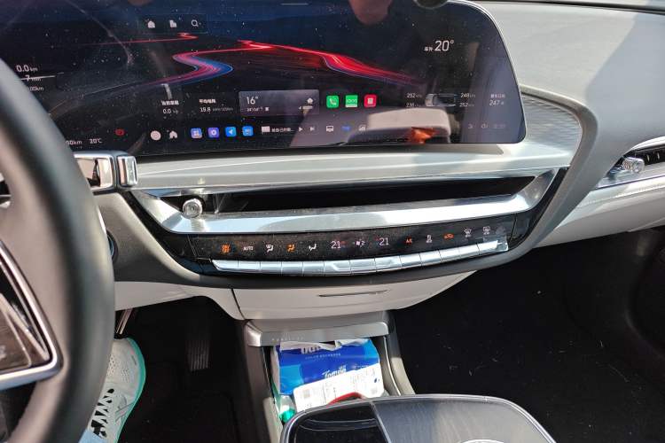 Used Cadillac LYRIQ 2022 Rear-Drive Long-Range Luxury Edition
