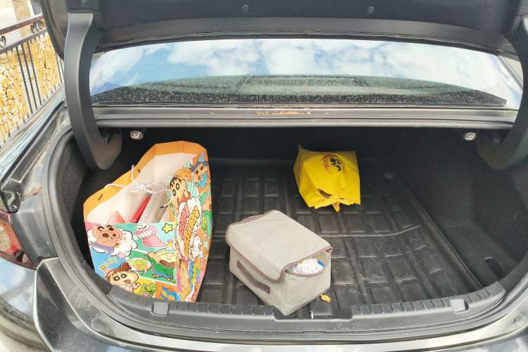 Used Mazda 3 Axela 2020 2.0L Automatic ZhiXuan Edition Trunk