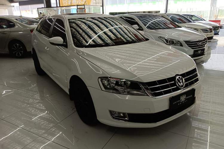 Used Volkswagen Gran Lavida 2013 1.4 TSI Automatic Comfort Model Exterior 1