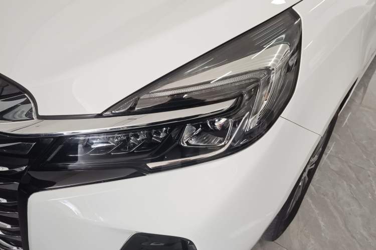 Used Buick GL8 2023 Land Executive Class Smart Enjoyment Model
