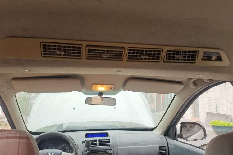 Used BAIC Weiwang M20 2014 1.5L practical type BJ415A Headliner