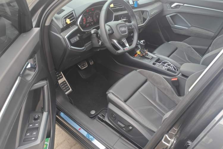 Used Audi Q3 Sportback 2023 40 TFSI Fashion Model
