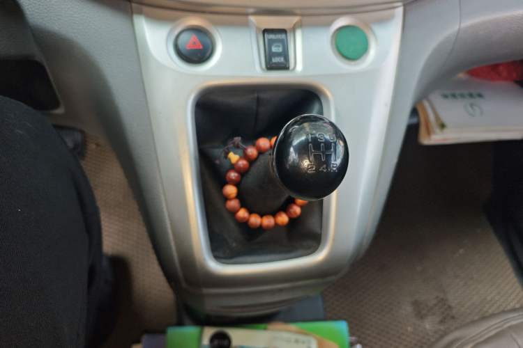 Used Nissan NV200 2011 1.6L 232 Seats Zunya Trim Gear Lever