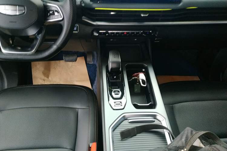 Used Geely Auto Haoyue L 2024 2.0T DCT Prestige Version