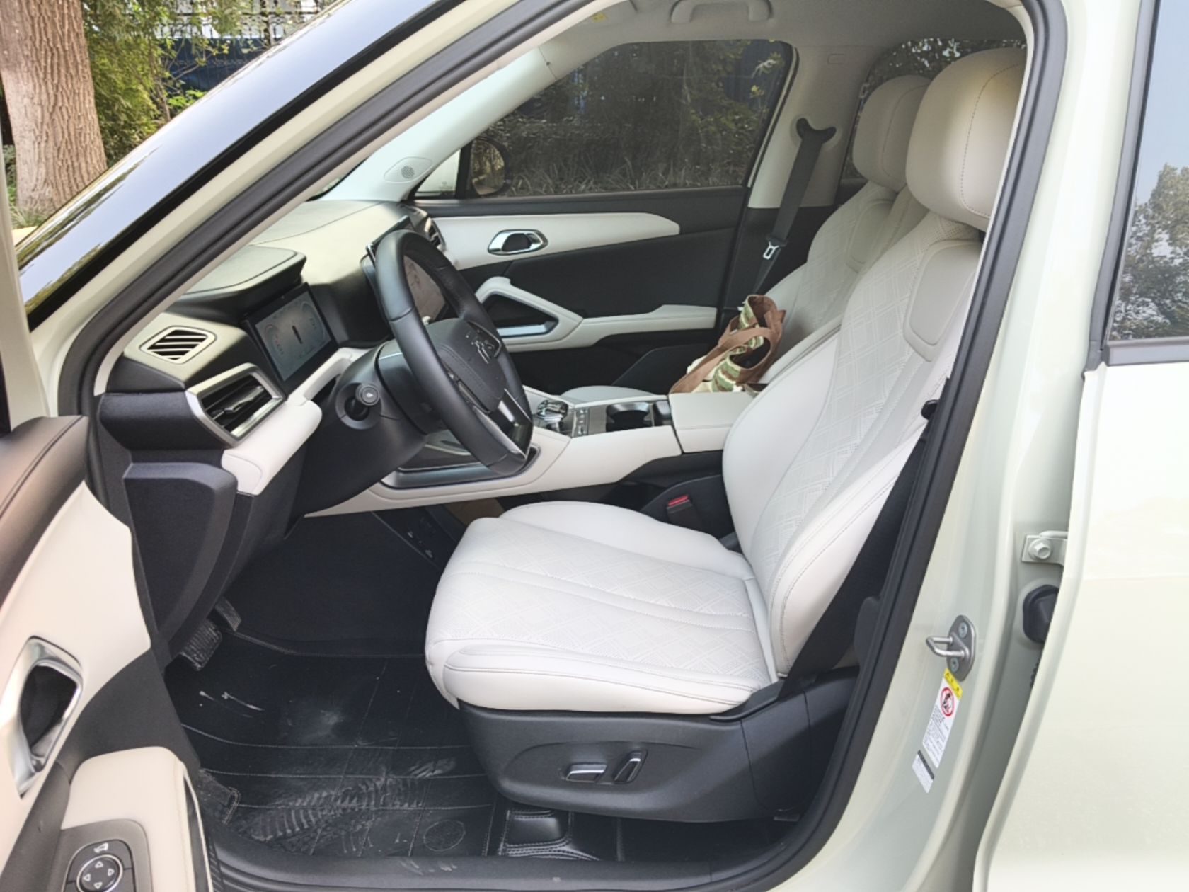 BYD Yuan UP 2024 401KM Beyond Edition — снимка 17