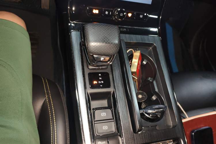 Used Roewe RX5 2021 PLUS 330TGI Automatic National Style Smart Enjoyment Edition Gear Lever