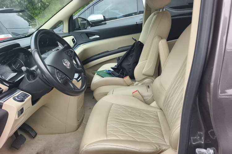 Used Buick GL8 2023 Facelifted Land Cruiser Executive Luxury Version