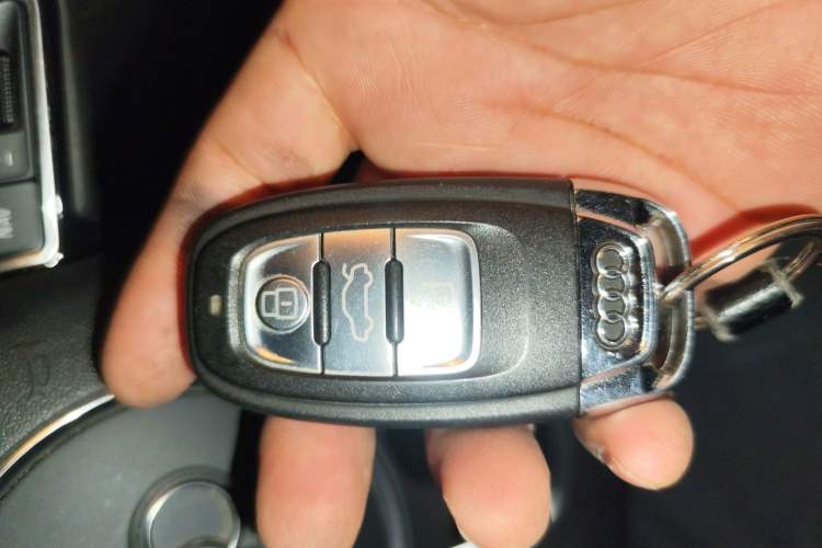 Used Audi Q5 2016 40 TFSI Technology Edition Vehicle Key