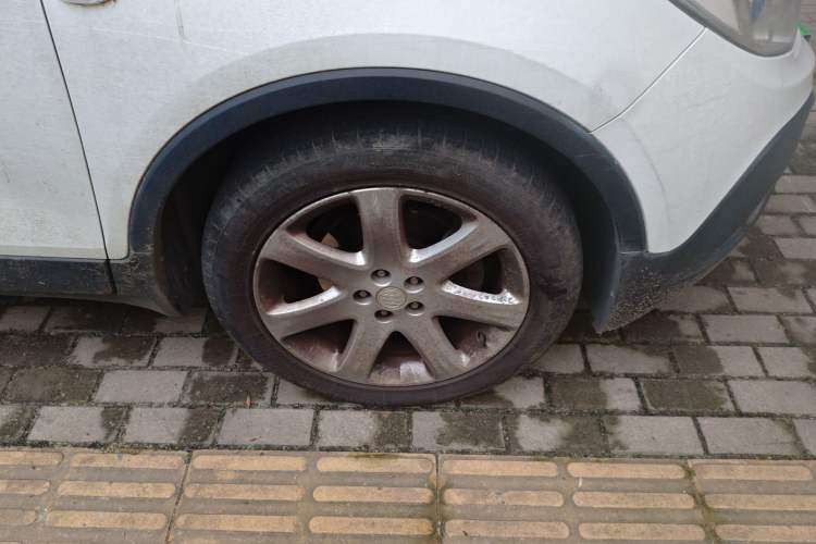 Used Buick Encore 2015 1.4T Automatic Two-Wheel Drive Urban Elite Version