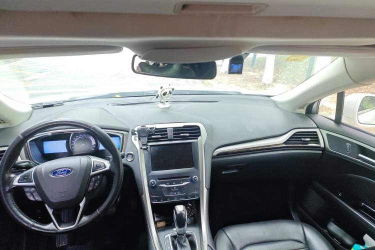 Used Ford Mondeo 2013 2.0L GTDi 200 Luxury Model