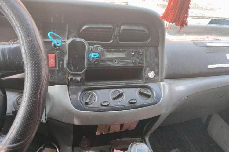 Used Jinbei Hiace 2011 2.0L 5th Generation Kuaiyunwang Luxury Edition 4G19 Audio And AC Panel