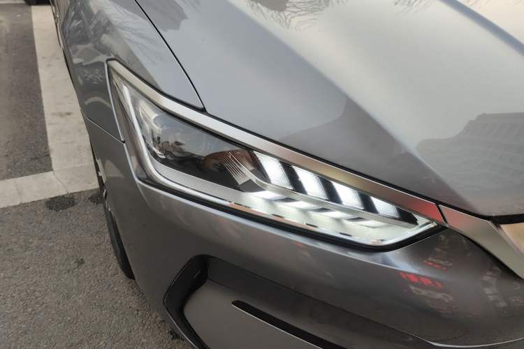 Used BYD Qin PLUS 2021 EV 500KM Luxury Model Right Front Headlight