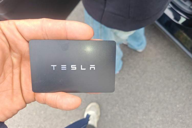 Used Tesla Model Y 2022 Long-Range All-Wheel-Drive Version Vehicle Key