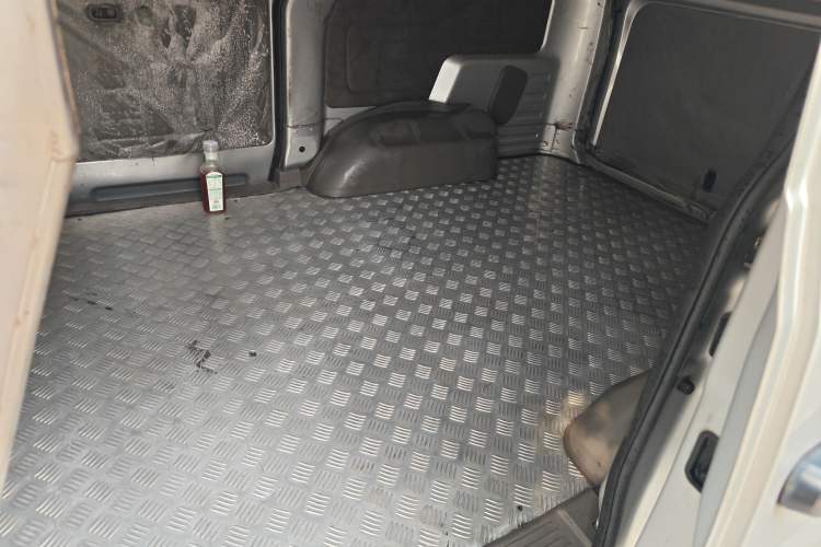 Used Wuling Rongguang V 2018 1.5L Practical Version Left Rear Seat