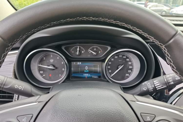 Used Buick Envision 2018 20T Two-Wheel-Drive Elite Model Instrument Cluster
