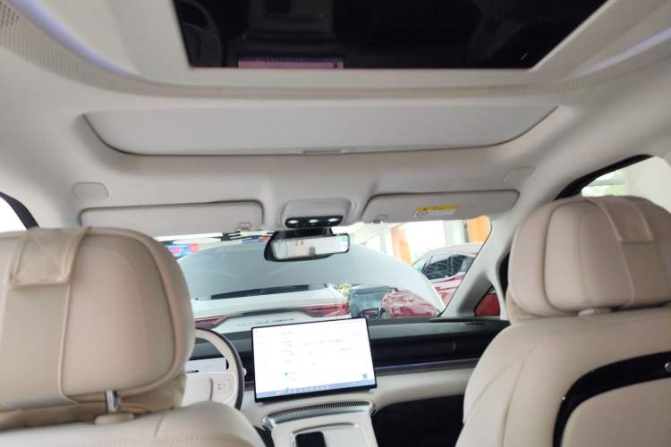 Used XPeng X9 2024 702 Ultra-Long Range Max
