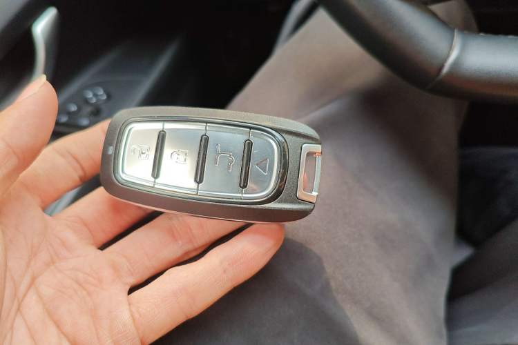 Used Hyundai Elantra 2022 1.5L CVT GLX Elite Edition Vehicle Key