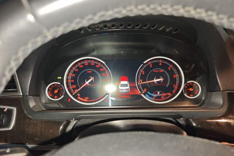 Used BMW 5 Series 2017 528Li Leading Model
