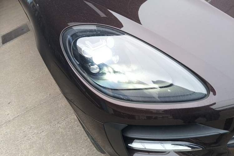 Used Porsche Macan 2018 Macan 2.0T Right Front Headlight