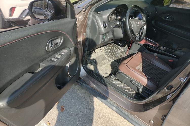 Used Honda XR-V 2015 1.8L VTi CVT Luxury Edition Driver Seat