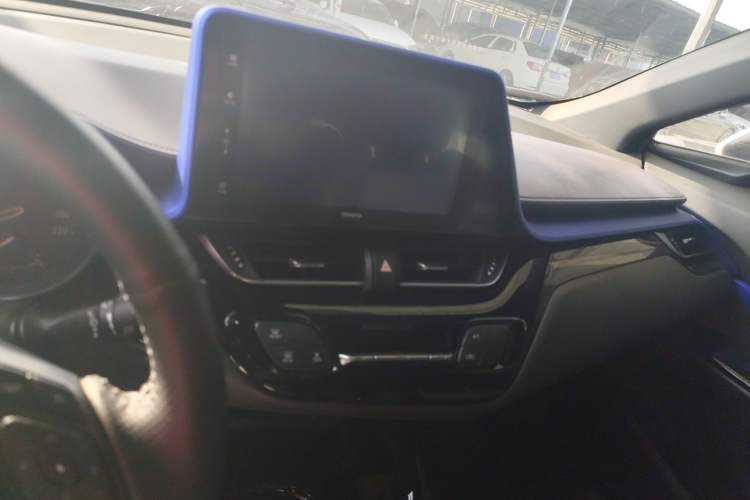 Used Toyota IZOA 2020 2.0L Enjoy Edition
