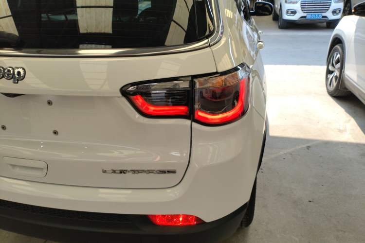 Used Jeep Compass 2020 220T Automatic Leading Edition
