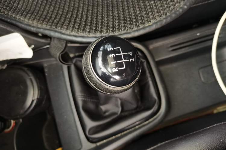 Used Volkswagen Santana 2015 1.6L Manual Comfort Edition Gear Lever