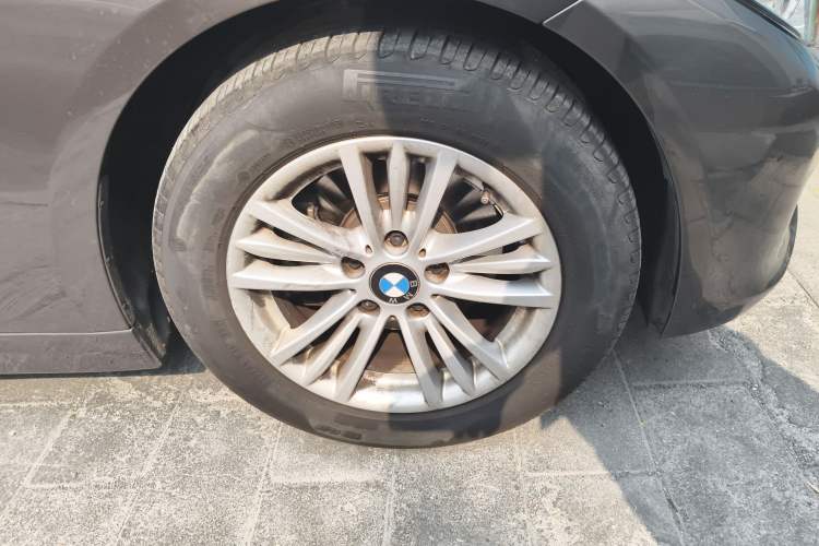 Used BMW 3 Series 2014 320Li Fashion Model
