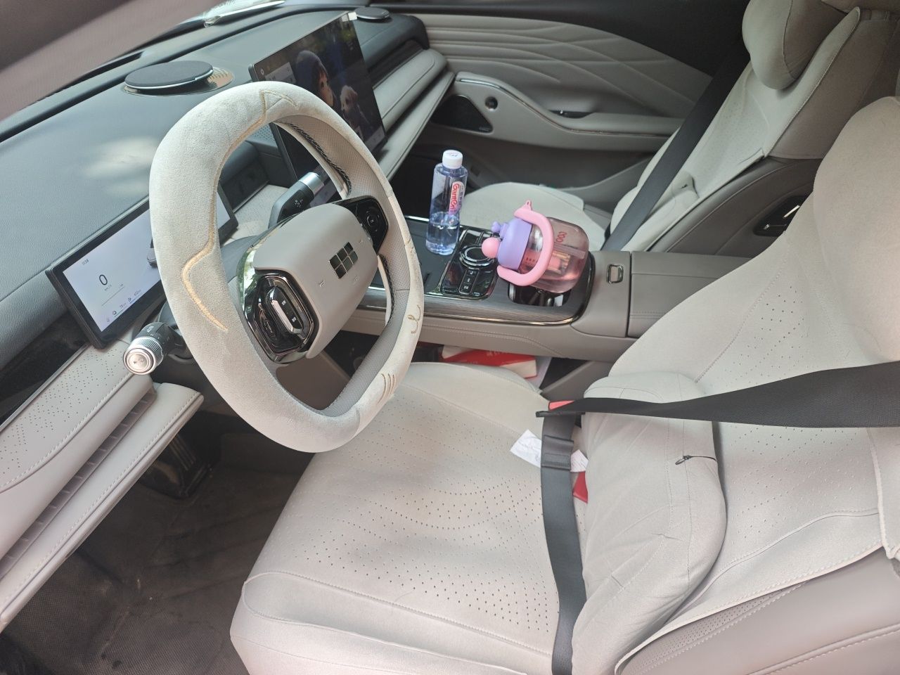 Geely Galaxy 8 2025 130km EM-i Deluxe Edition — снимка 15