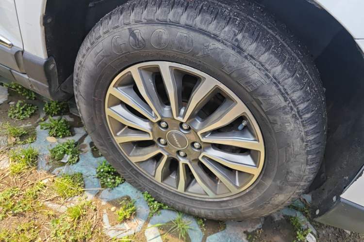 Used Haval H6 2017 Blue Label Sport Edition 1.5T Automatic Two-Wheel Drive Luxury Model Right Front Wheel Hub