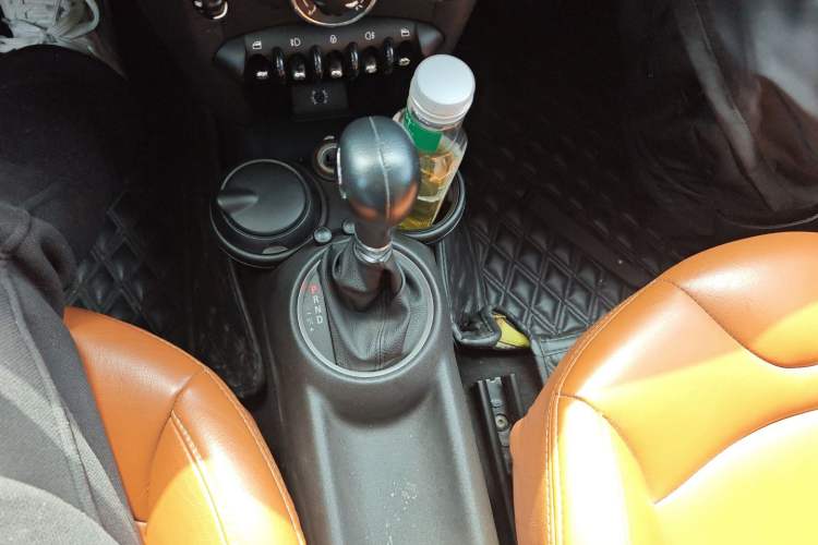 Used MINI MINI 2011 1.6L COOPER Fun
