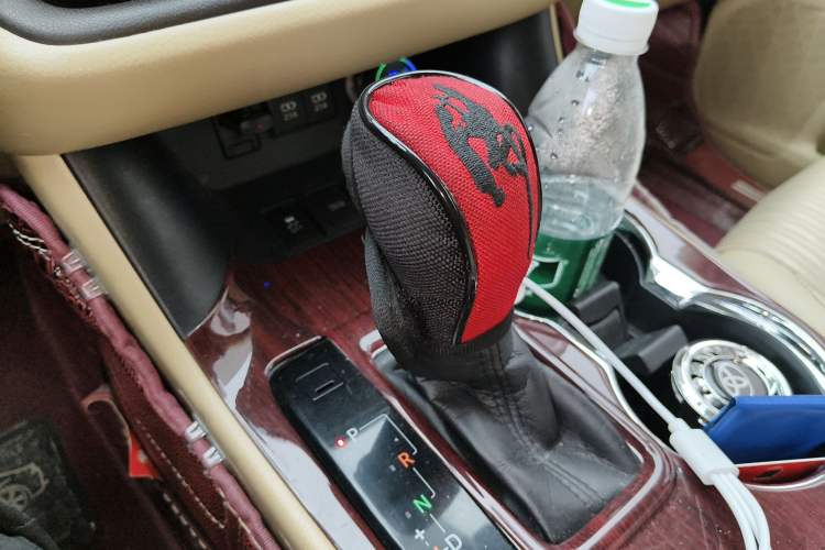 Used Toyota Highlander 2018 2.0T Four-Wheel Drive Elite Edition 7 Seats China VI Standard Gear Lever