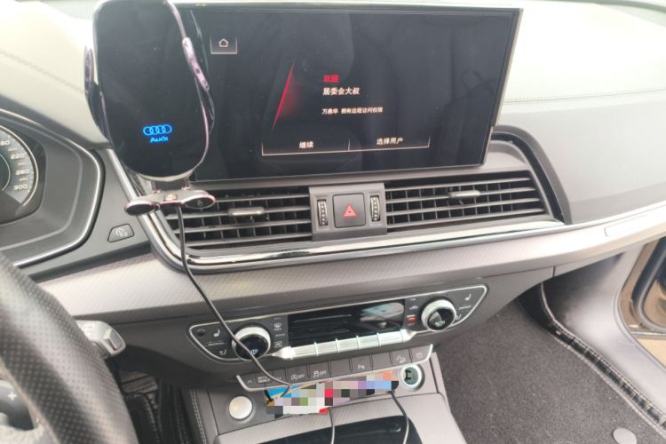 Used Audi Q5L Sportback 2021 40 TFSI Fashion Model Audio And AC Panel