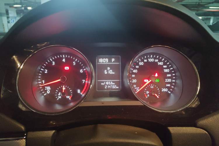 Used Volkswagen Sagitar 2015 230TSI Automatic Comfort Version Instrument Cluster