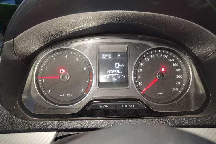 Used Volkswagen Jetta 2015 1.6L Automatic Luxury Model Instrument Cluster