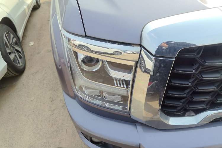 Used Great Wall King Kong Poer 2022 2.0T Manual Gasoline Two-Wheel-Drive Elite Version with Long Bed – GW4C20B Right Front Headlight