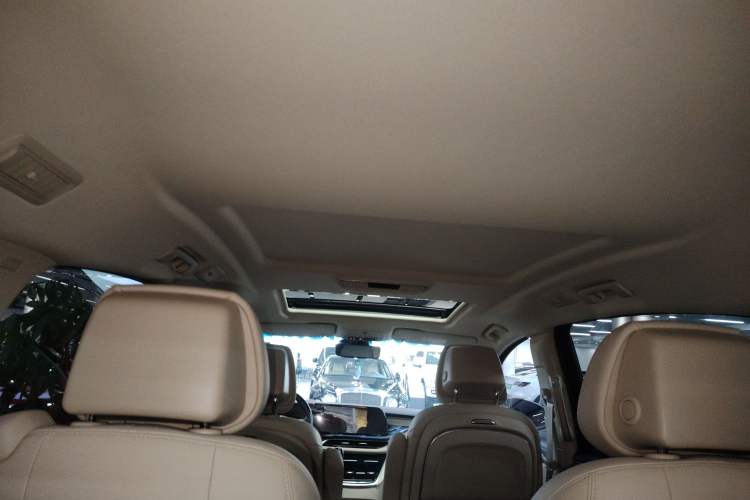 Used Buick GL8 2023 ES Lu Zun Deluxe Model
