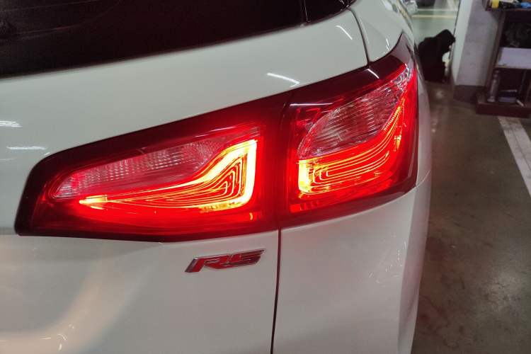 Used Chevrolet Equinox 2019 Redline 550T Automatic All-Wheel-Drive RS Model China VI Standard Exterior 3