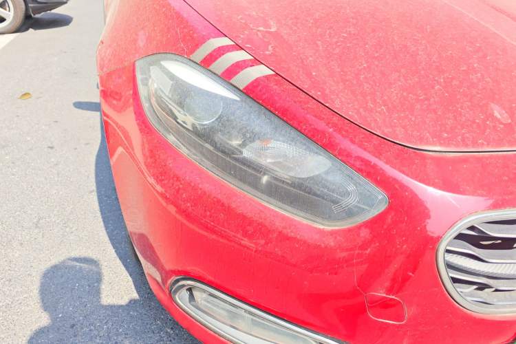 Used Fiat Viaggio 2015 1.4T Automatic Enjoyment Edition Right Front Headlight