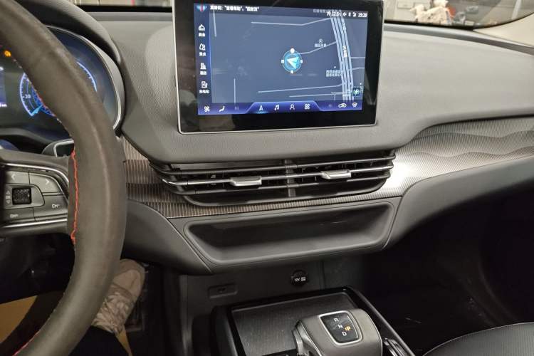 Used Hongqi E-QM5 2022 431 km Charge & Enjoy Edition Audio And AC Panel