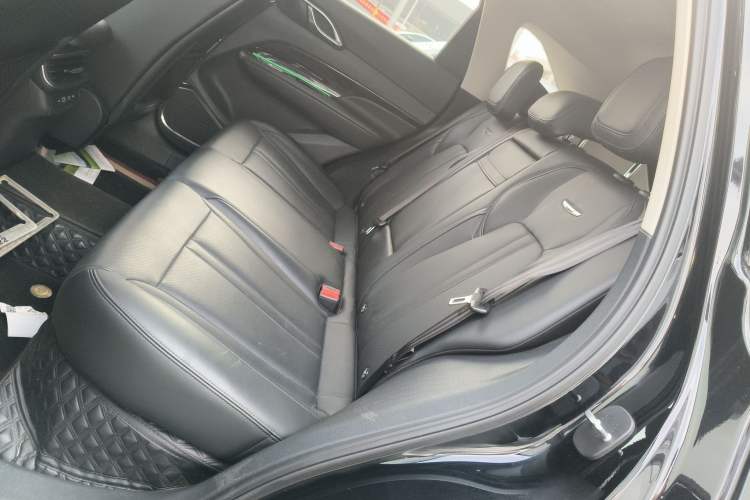 Used Hongqi HS3 2023 1.5T Two-Wheel Drive Shanwei Edition Left Rear Seat