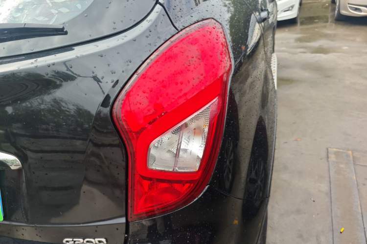 Used SsangYong Korando 2014 2.0L Gasoline Two-Wheel Drive Automatic Elite Navigation Edition Right Rear Taillight